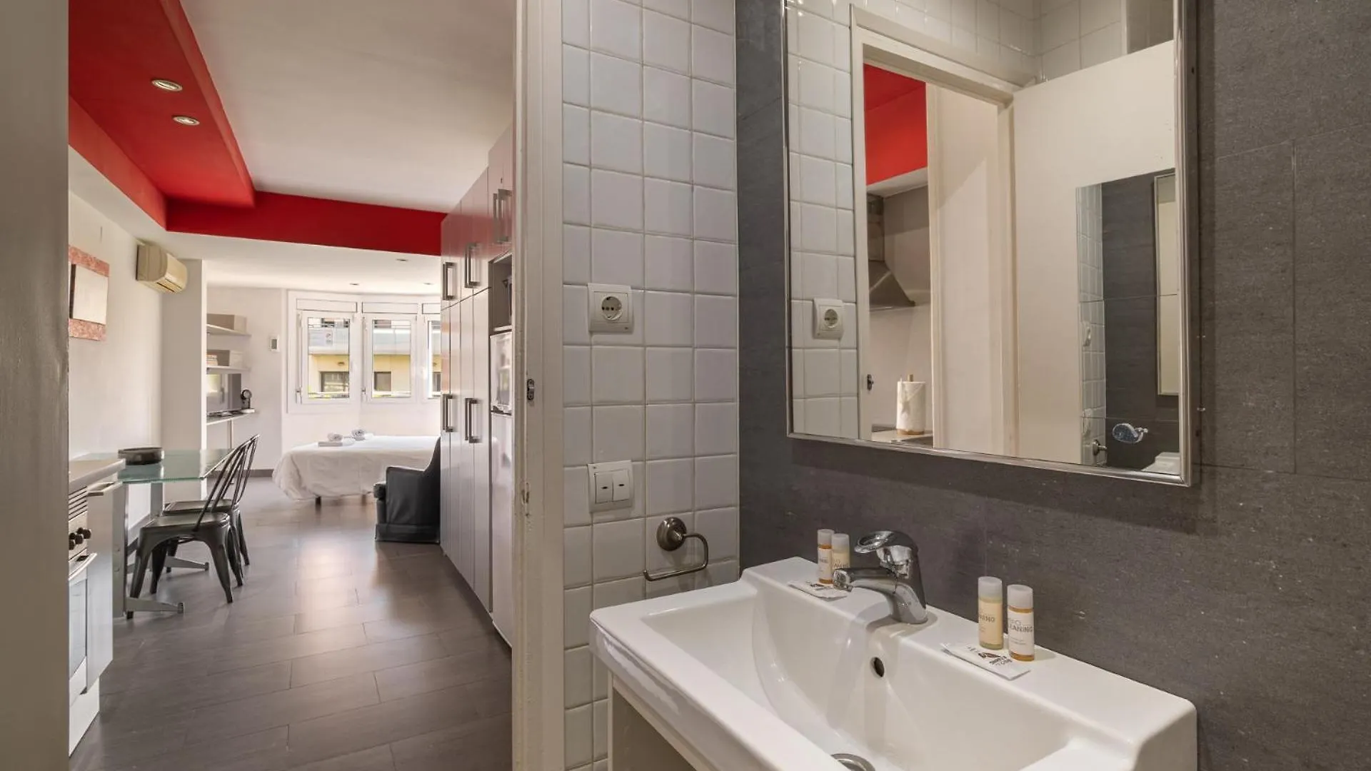 Elegant Studio Close To Plaza De Espanya 바르셀로나 아파트